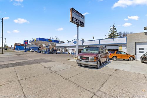 20630 W Seven Mile Road Road, Detroit, MI, 48219 | Card Image