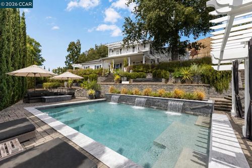 950 Country Ln, Walnut Creek, CA, 94596-6143 | Card Image