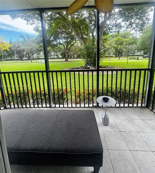 105-3401 N Country Club Dr, Aventura, FL, 33180-1700 | Card Image