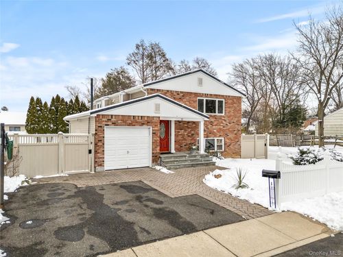 12 Ross Ave, Melville, NY, 11747-2612 | Card Image