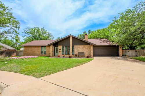 702 Capri Ct, Big Spring, TX, 79720-6517 | Card Image