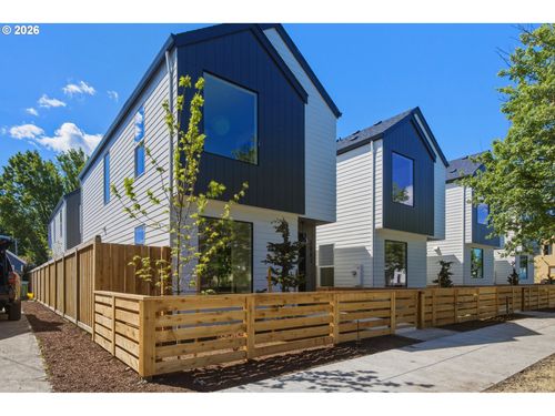 2881 Ne 62nd Ave, Portland, OR, 97213-3940 | Card Image