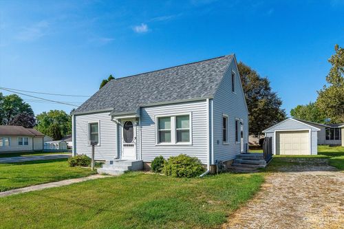 415 W Center St, Sandwich, IL, 60548-1541 | Card Image