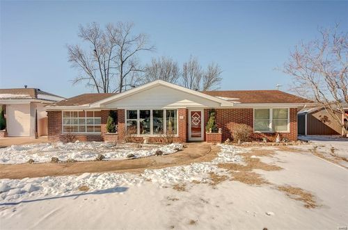 29 W Lakeshore Drive, Belleville, IL, 62220 | Card Image