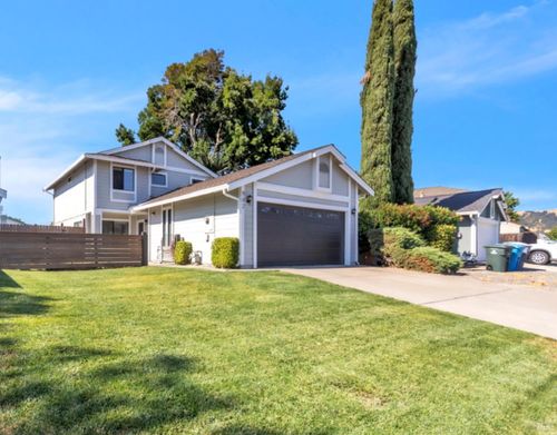 902 Meadowhawk Drive, Vacaville, CA, 95687 | Card Image