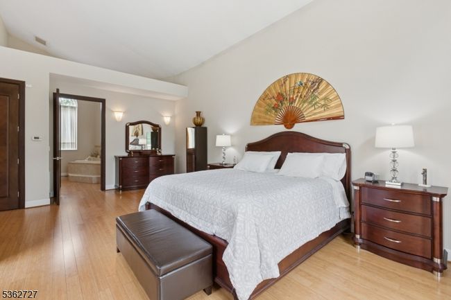 27 Mare Haven Ct, House other with 5 bedrooms, 4 bathrooms and null parking in North Brunswick NJ | Image 18