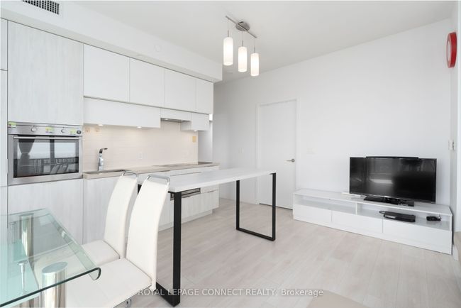 4708 - 8 Eglinton Ave E, Condo with 2 bedrooms, 2 bathrooms and null parking in Toronto ON | Image 12