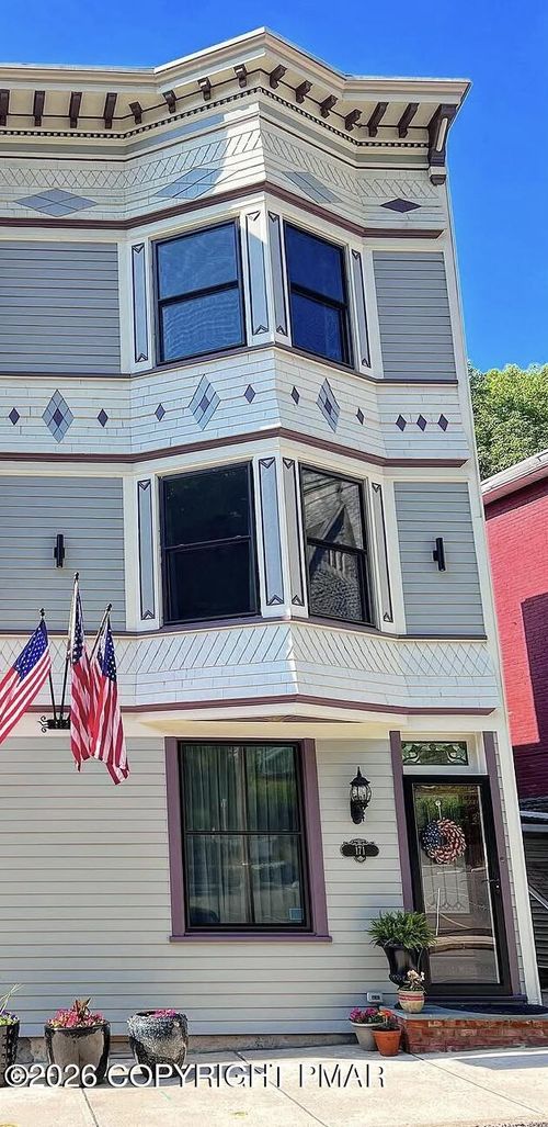 171 W Broadway, Jim Thorpe, PA, 18229-1930 | Card Image