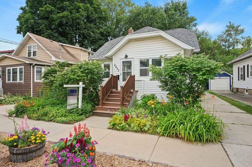 2653 E Johnson Street, Madison, WI, 53704 | Card Image