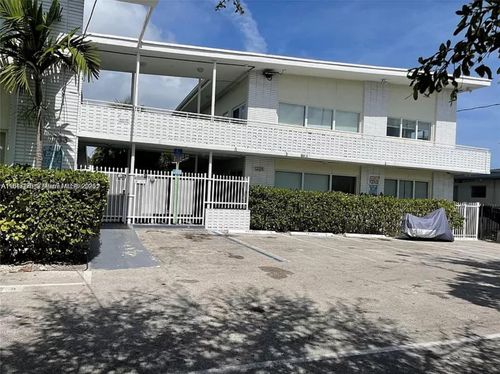 apt-18-1225 Marseille Dr, Miami Beach, FL, 33141-6510 | Card Image