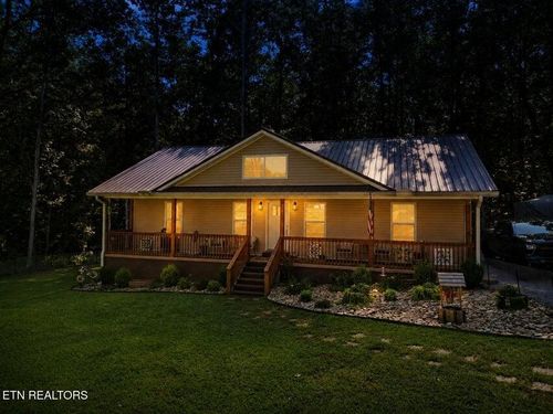 2067 Allardt Tinch Rd, Jamestown, TN, 38556-6602 | Card Image