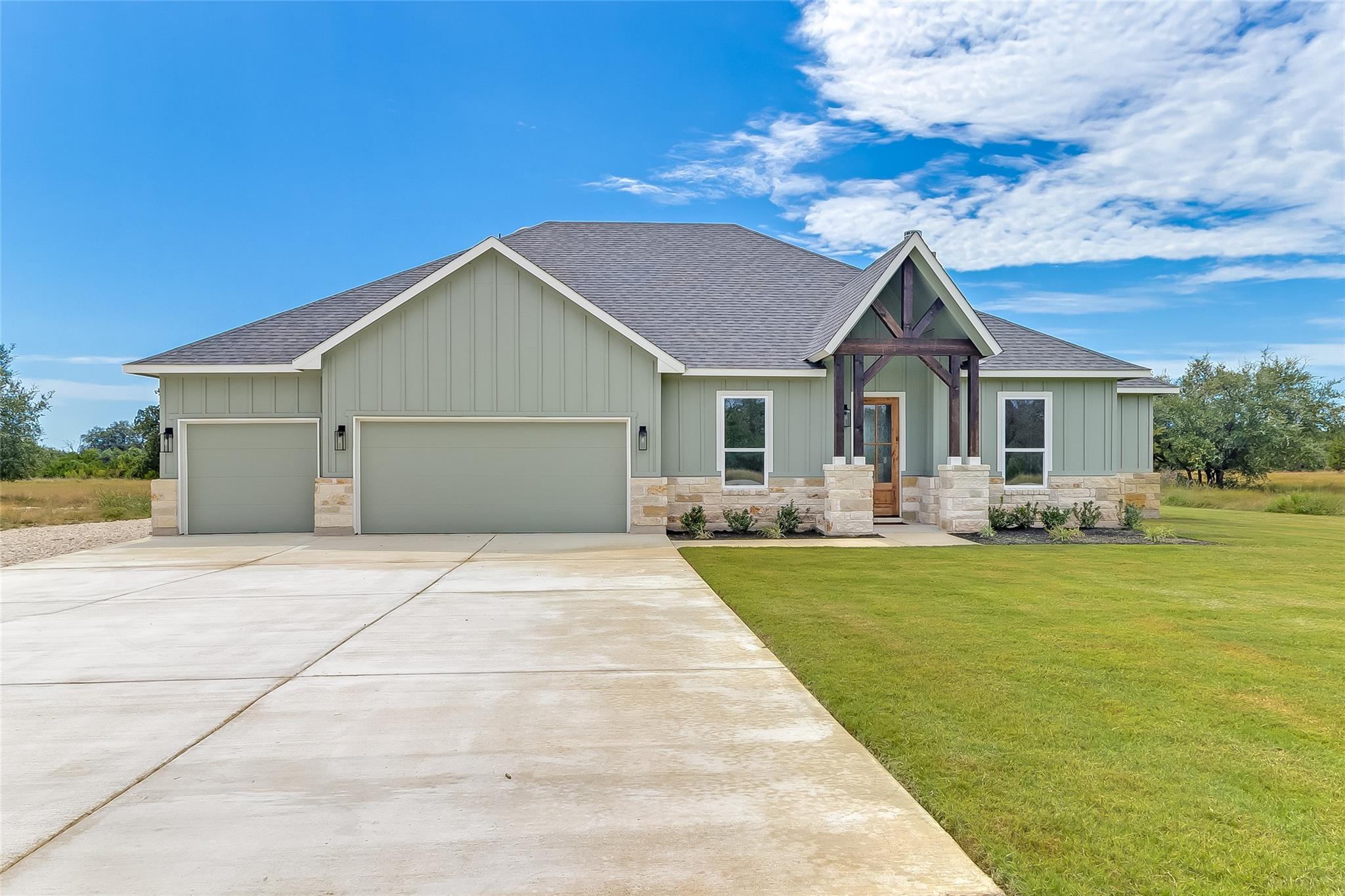 Residential in Bertram 2