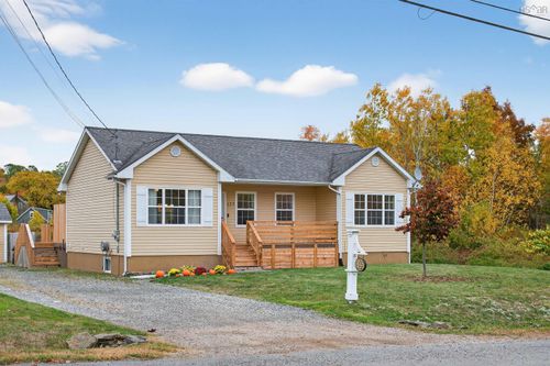 123 Barrington St, Sydney Mines, NS, B1V1R1 | Card Image