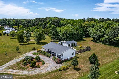 273 Greenfield Point Dr, Reedville, VA, 22539-3051 | Card Image