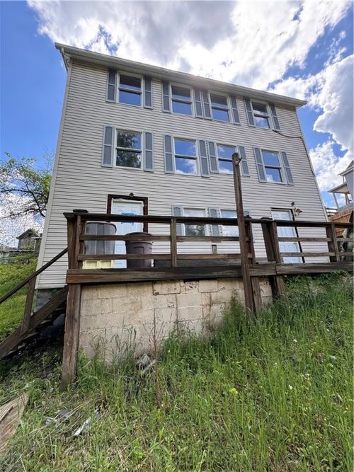 861 Koehlar Ave, Donora, PA, 15033 | Card Image
