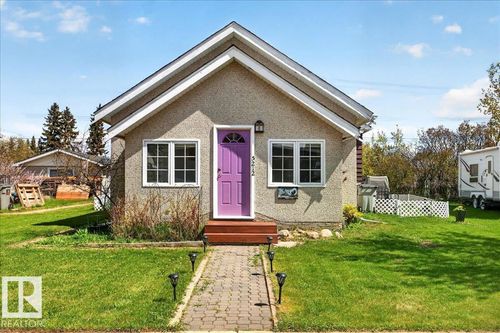 5212 51 Ave, Mundare, AB, T0B3H0 | Card Image