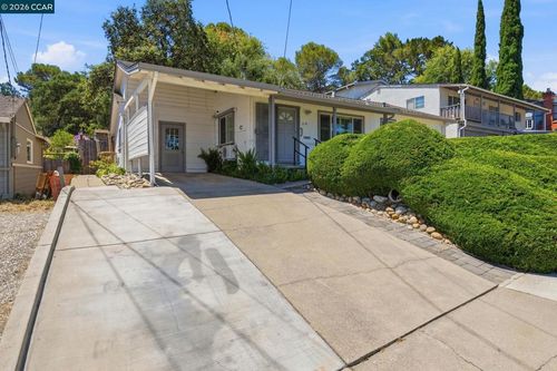 210 Vista Way, Martinez, CA, 94553-4030 | Card Image