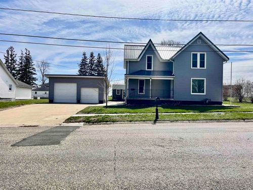 613 Wapsie St, Sumner, IA, 50674-1348 | Card Image