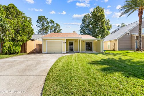 8234 Daisy Ln N, Jacksonville, FL, 32244-5761 | Card Image