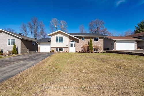 64 Spruce St, Petawawa, ON, K8H3N6 | Card Image