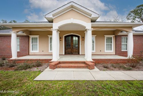 5851 Old Spanish Trl, Ocean Springs, MS, 39564-9256 | Card Image