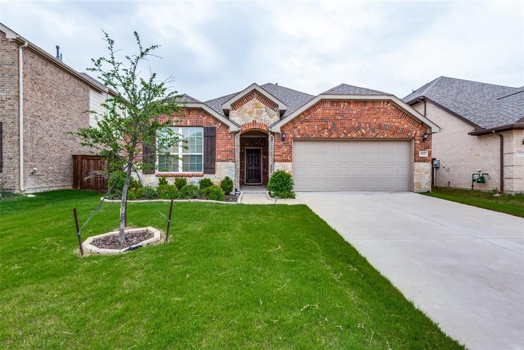 Linham Dr, Venus, TX 76084
