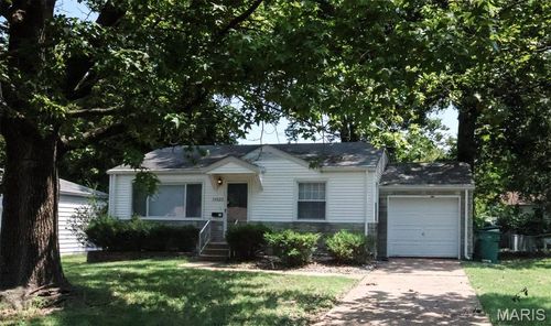 10522 Byfield Dr, Saint Louis, MO, 63137-2235 | Card Image