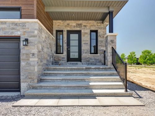 a-906 Chablis Cres, Embrun, ON, K0A1W0 | Card Image