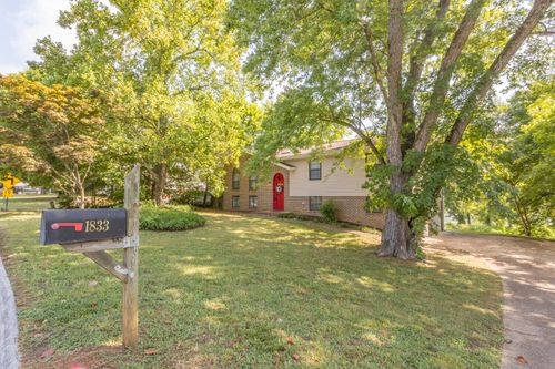 1833 Bay Hill Dr, Hixson, TN, 37343-1525 | Card Image