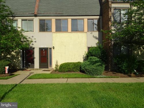 4902 Oxford Ct, BENSALEM, PA, 19020-1758 | Card Image