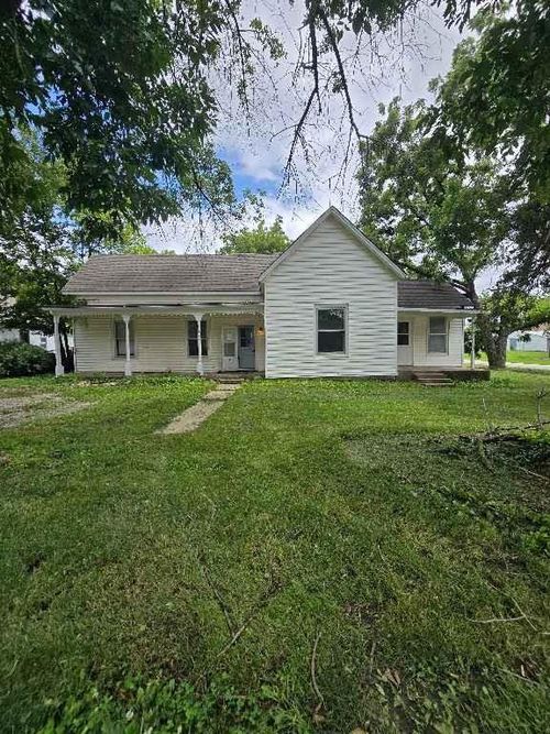 406 Main St, Garden City, MO, 64747-8142 | Card Image