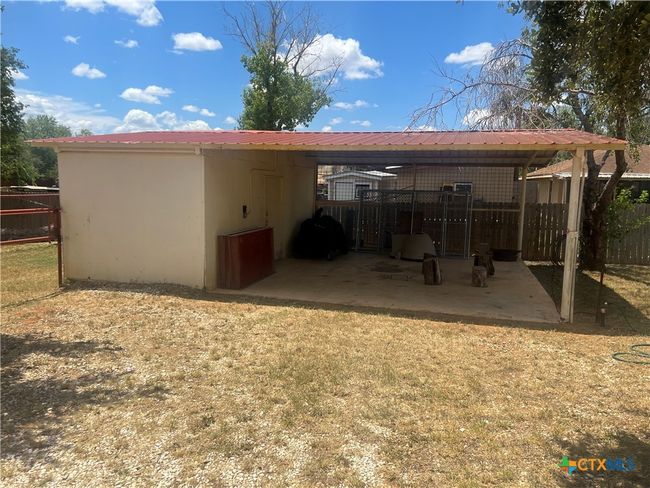 1102 Crockett, House other with 4 bedrooms, 3 bathrooms and null parking in Cotulla TX | Image 5