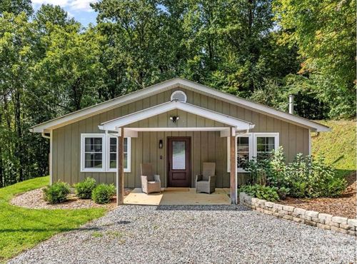 800 Kitchens Branch Rd, Sylva, NC, 28779-7765 | Card Image