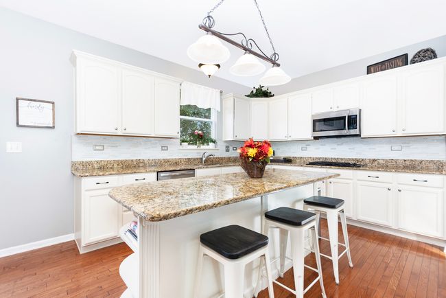 404 Bower Ln, House other with 5 bedrooms, 3 bathrooms and null parking in Oswego IL | Image 12