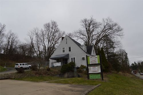 53 Oak Spring Rd, Washington, PA, 15301-2862 | Card Image