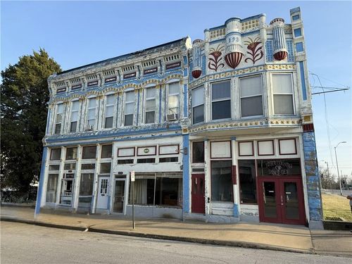 604 E Cherry St, Nevada, MO, 64772-2604 | Card Image