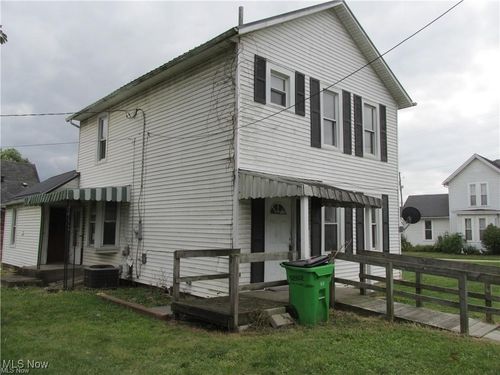 833 Orange St, Coshocton, OH, 43812-2166 | Card Image