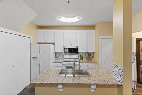 17918 Cobblestone Way, Eden Prairie, MN, 55347-2143 | Card Image
