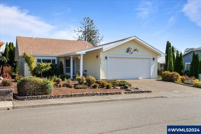 3378 Oakcrest Dr Nw, House other with 2 bedrooms, 2 bathrooms and null parking in Salem OR | Image 2