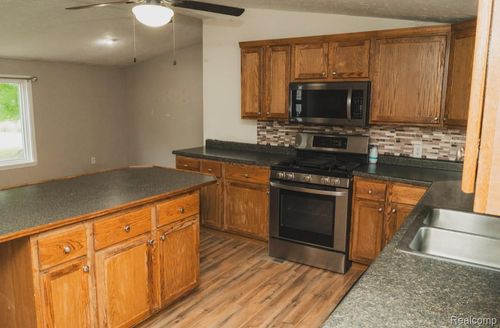11709 Old Belding Rd Ne, Belding, MI, 48809-9311 | Card Image