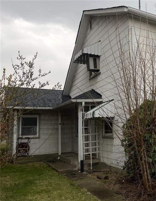 227 W North St, Butler, PA, 16001-5243 | Card Image