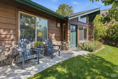 25981 Bear Valley Road, Tehachapi, CA, 93561 | Card Image