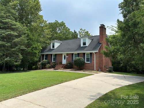 444 Lakeview Dr, Harrisburg, NC, 28075-9481 | Card Image