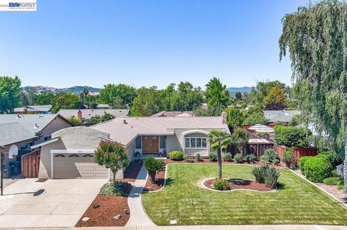 667 Zircon Way, Livermore, CA, 94550-5151 | Card Image