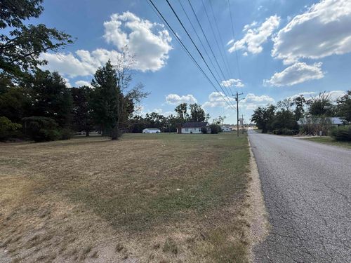 250 Shell St, Savannah, TN, 38372-1521 | Card Image