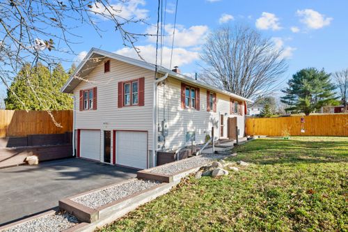 81 Hall Road, Windham, ME, 04062 | Card Image