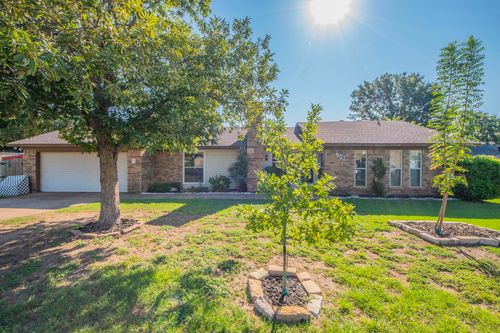 901 Cottonwood Trl, Benbrook, TX, 76126-2703 | Card Image