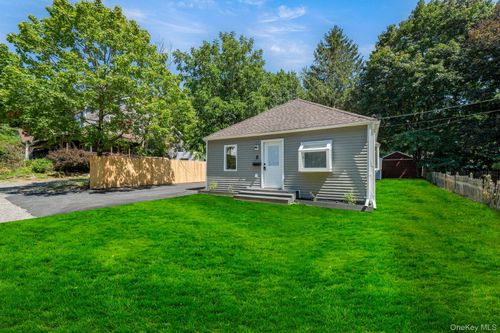 8 Mapes Ln, Monroe, NY, 10950-5636 | Card Image