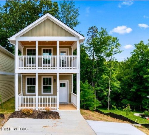 172 W Meeting St, Dandridge, TN, 37725-4746 | Card Image