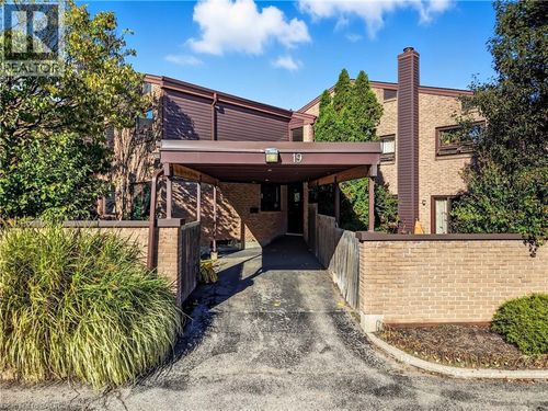19-28 Underhill Cres, Kitchener, ON, N2A2S8 | Card Image